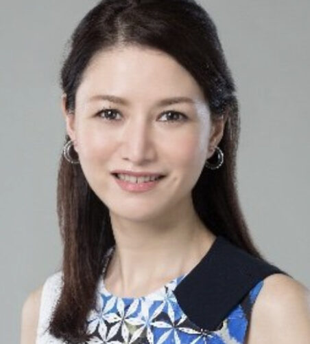 山口真由