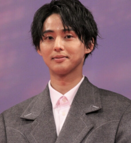 俳優